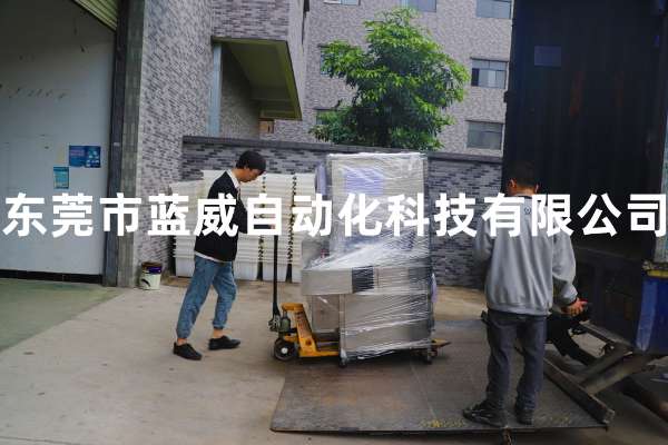 20臺六軸夾模機發貨東莞